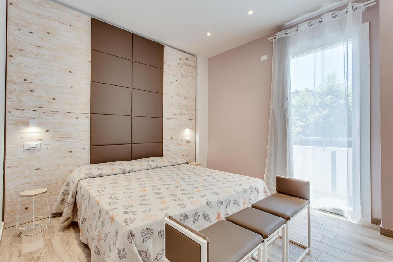 Evo Boutique Hotel & Spa Bellaria-Igea Marina Bagian luar foto